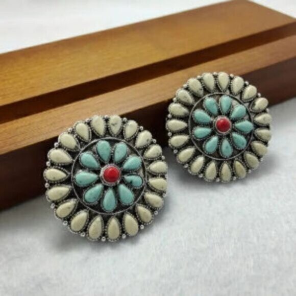 Round Turquoise Contrast Color Stud Earrings - Picture 1 of 4